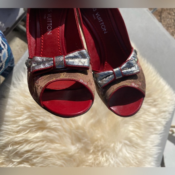 Stunning LUIS VUITTON a classy heels in size 38.5 - Picture 11 of 15